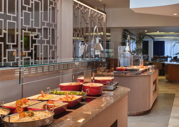 Hotel Atlantica Oasis 4*