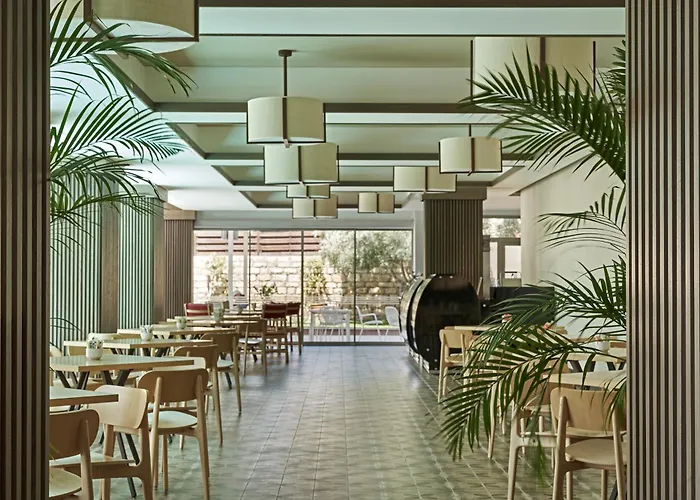 Hotel Atlantica Oasis 4*