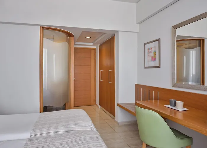 Hotel Atlantica Oasis Limassol