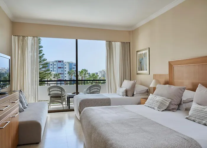 فندق Atlantica Oasis 4*